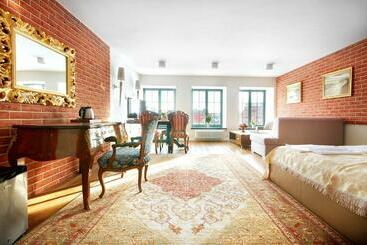 מלון דירות Komturia Old Town By Fahrenheit