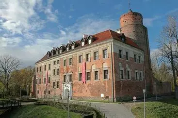 هتل آپارتمان Zamek Uniejów