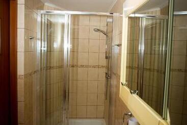 پانسیون Ik - Modlin Airport