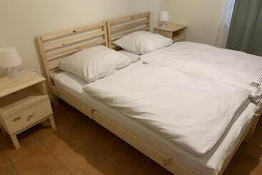 リゾートホテル Zacisze,pl Domki Premium I Bungalowy Deluxe Nad Jeziorem łagowskim