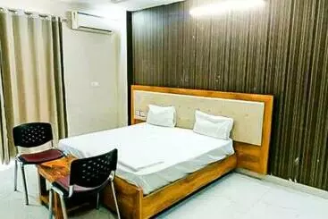 Otel Shree Shyam Town House By Wb Inn