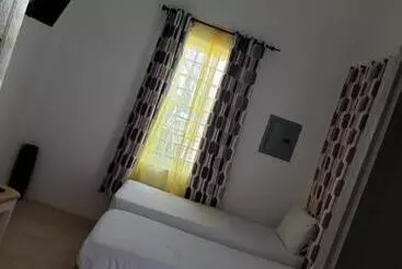 پانسیون Titchfield Guest House