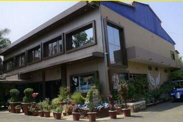 Отель Nirmal Chhaya Nature Resort