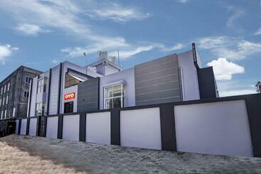 호텔 Oyo Flagship 80811 Mt Stays