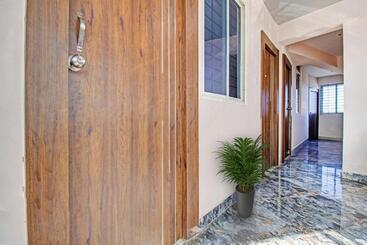 בית מלון כפרי Spot On Cks Lodge