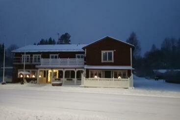 Bed and Breakfast Ekshärad Logi Och Vandrarhem
