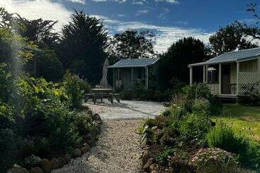 بنسيون Wisteria Way