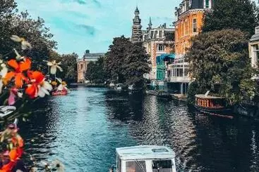 Aamiaismajoitus (B&B) Private And Chique Salon De Franz   With Large Terrace