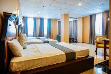 Reddoorz Plus @ Hotel Platinum Occidental Mindoro