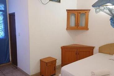 فندق Tharindu Hostel