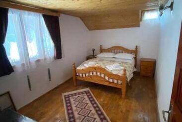 بنسيون Cabana Brădetu Montway