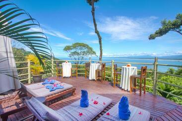 ホテル Issimo Suites