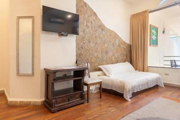 هتل Issimo Suites