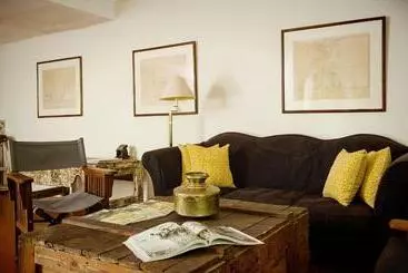 هتل Mount Meru Game Lodge