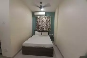 Hotel Everest Inn By Wb Inn
