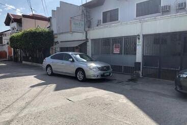 Pensiune Axon Cozy Modern House Near Walking Street