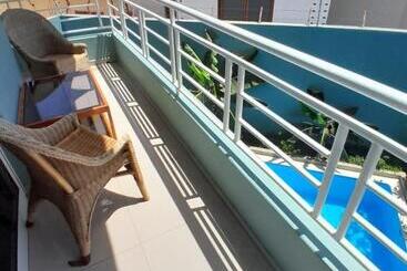 تختخواب و صبحانه Praia Guest House