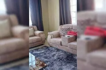تختخواب و صبحانه Rubani Homes