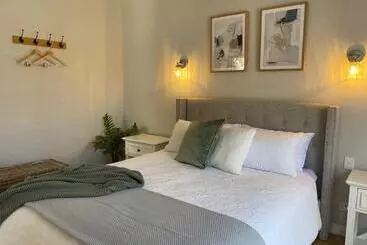 Pensió Bloomfield Manor