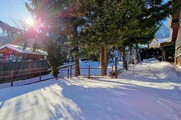 Pensjonat Valea Albă View   Self Check In