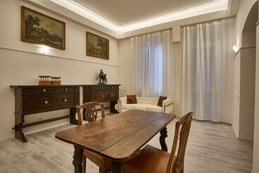 هتل آپارتمان Cuore Di Bologna Suites