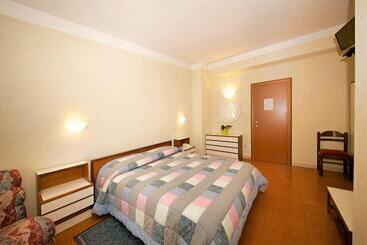 Отель Albergo Ponte Di Nava