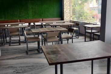 Hotell The Haveli Lounge & Restaurant