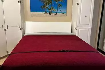 Huoneistohotelli Our Beach Escape