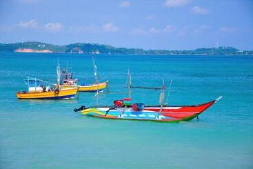 هتل آپارتمان Rhome Home