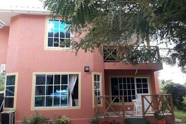 Bed and Breakfast Posada Nativa Palillo´s Place