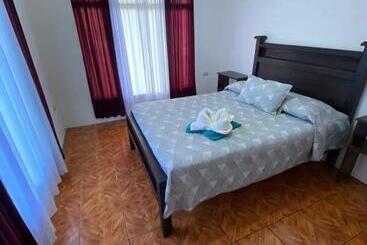 צימר Twin Palms Lodge