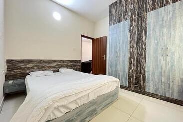 Hotel Ponneri Gymkhana Club