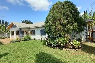 Bed & Breakfast Gatundu  The Place To Be