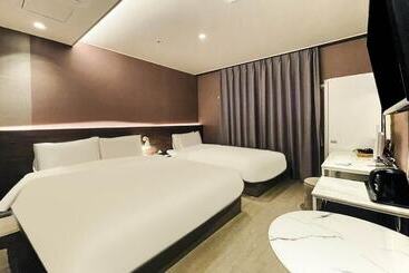 Brown Dot Hotel Yangsan Seochang