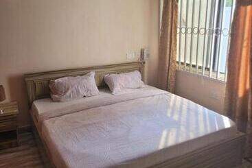 هتل Eko Akete Guest House