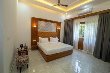 Yellow Tail By Puggles Resorts