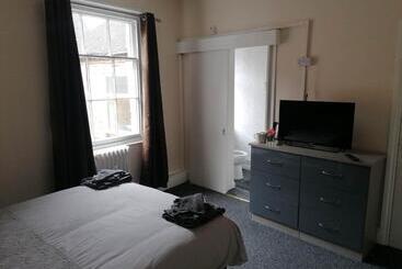 Отель The Queens Head