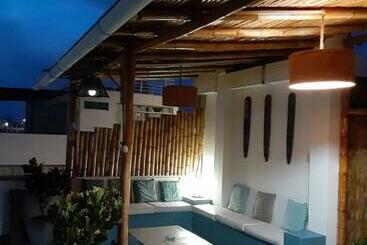 Pension Casa Blanca Beach House   Punta Hermosa   Perú