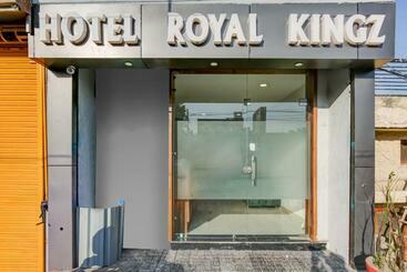 Flagship Hotel Royal Kingz