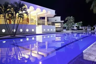 Hotel Monasterio Resort