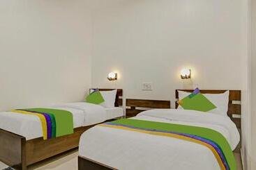 فندق Treebo Trend Amexx Golf Course Road