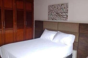 בית מלון כפרי Med Suites 94