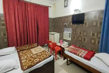 Hotel Shalimar Lodge