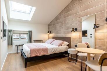 Pensione The Place Only Self Check In No Reception