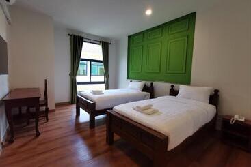 Otel โรงแรมรชาโขง Racha Khong