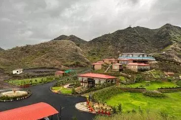 Resort Swarnagarh Nature Retreat & Spa