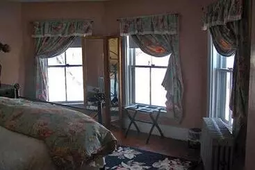 Bed and Breakfast The Monadnock Inn