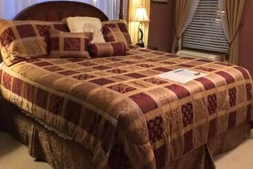 Brookside Mountain Mist Inn B&b