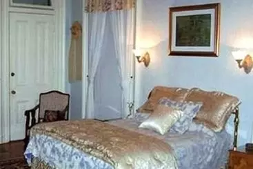 Claremont House Bed & Breakfast