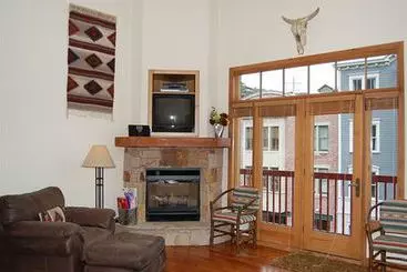 ホテル Lift Lodge Condo